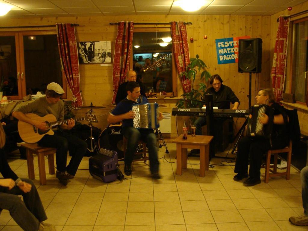 Hotel Restaurant L'Outa Termignon Buitenkant foto
