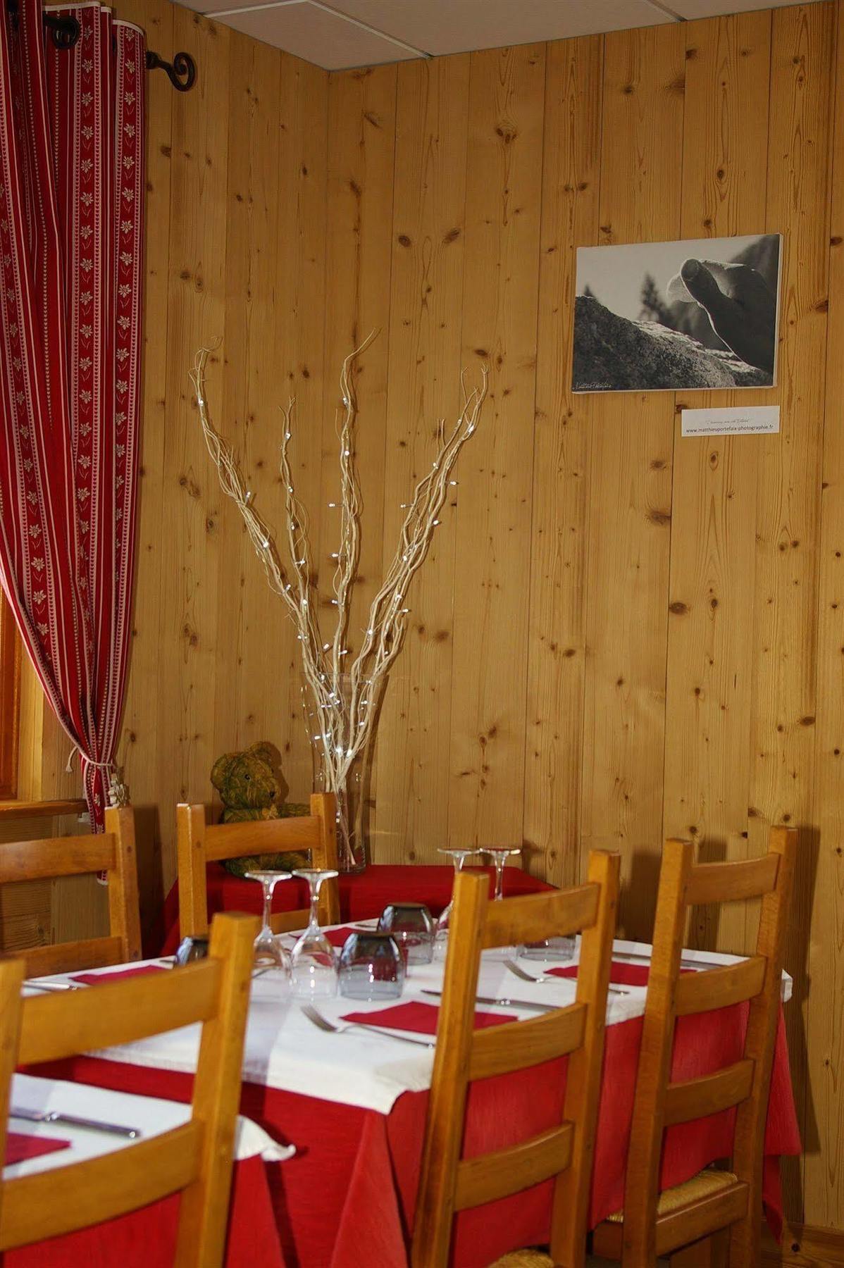 Hotel Restaurant L'Outa Termignon Buitenkant foto